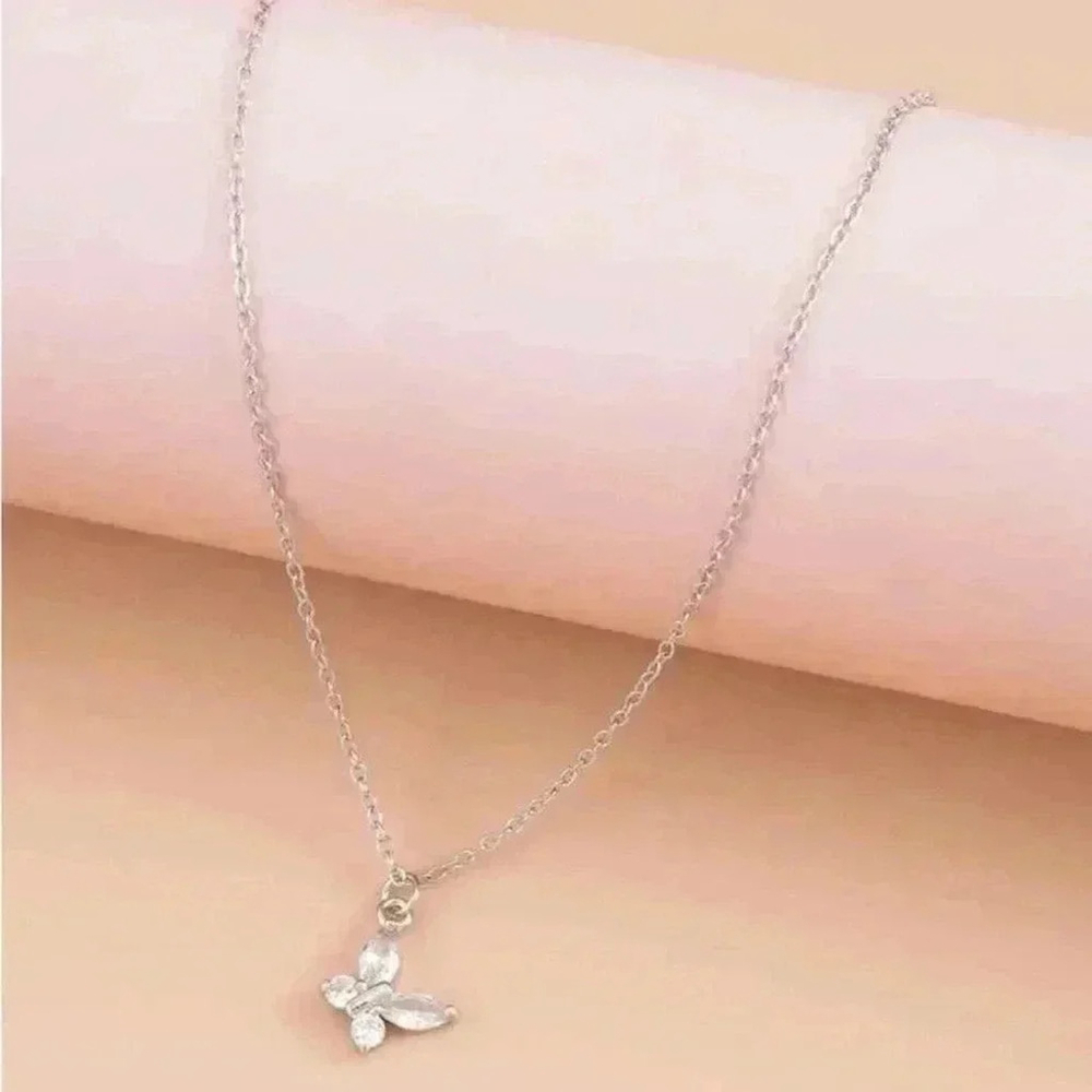 ⚠️Clearance Rhinestone Butterfly Pendant Necklace Silver - Picture 3 of 4